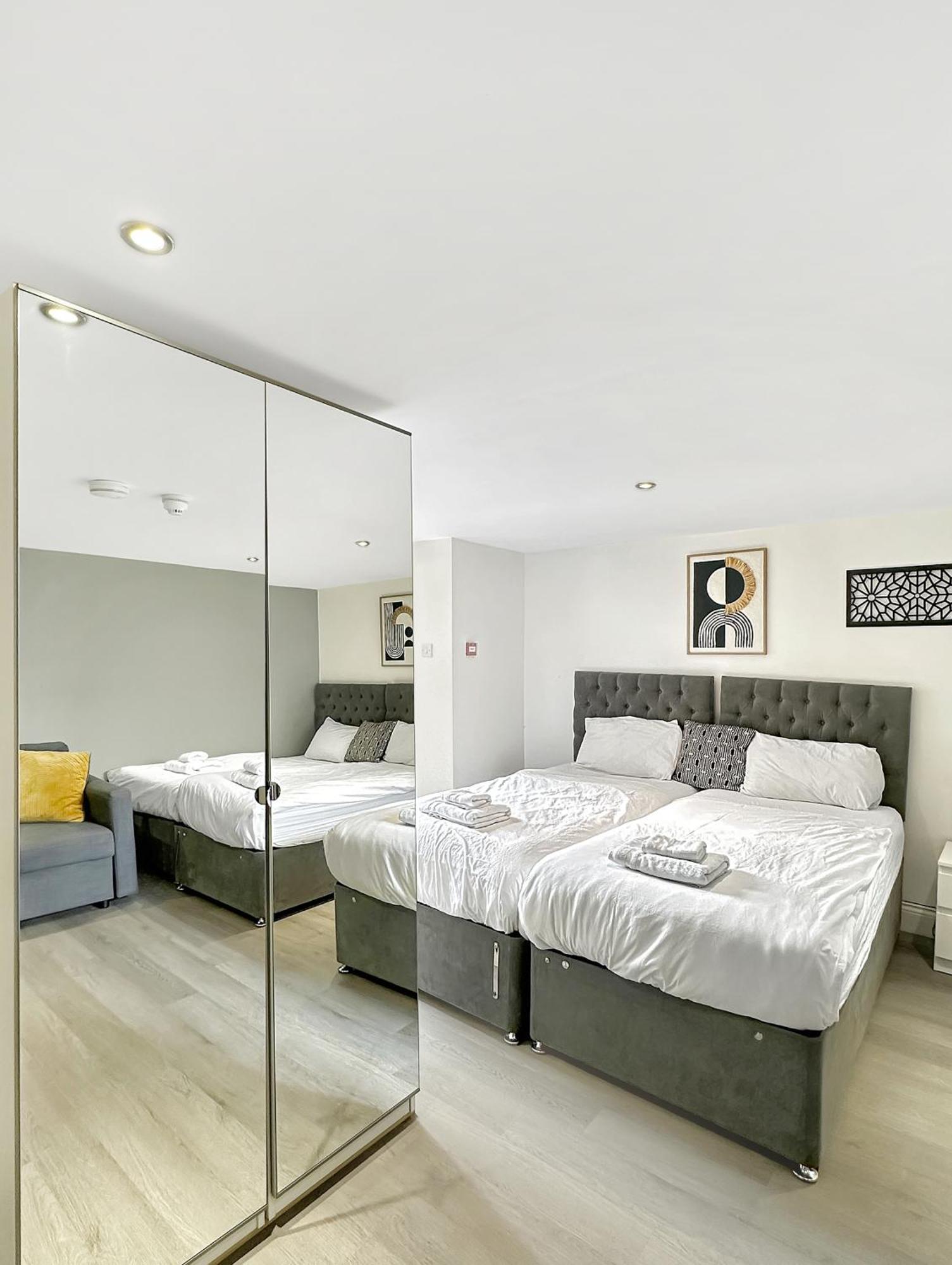 בלקפול Granada Apartments Queen'S Promenade מראה חיצוני תמונה
