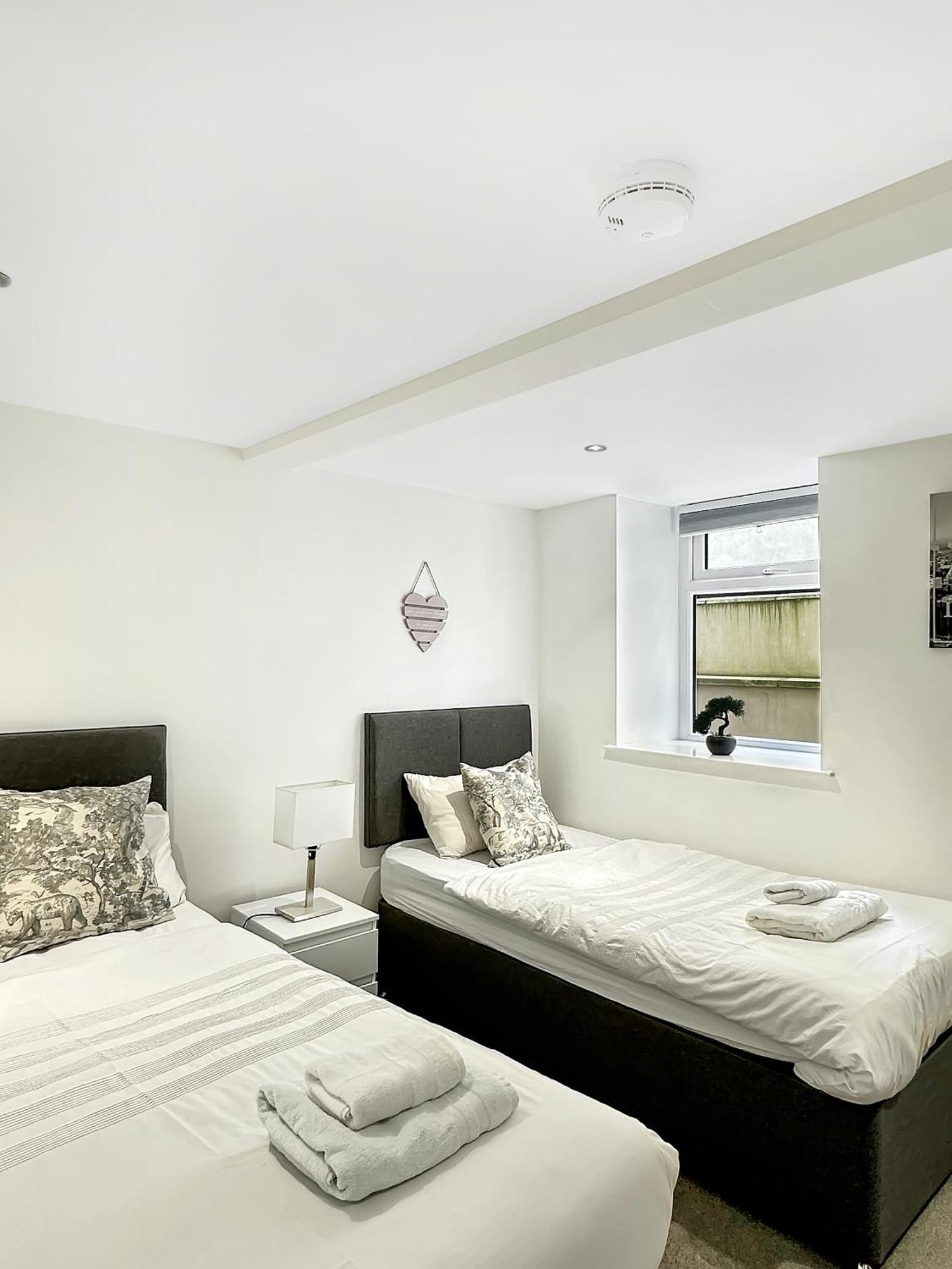 בלקפול Granada Apartments Queen'S Promenade מראה חיצוני תמונה