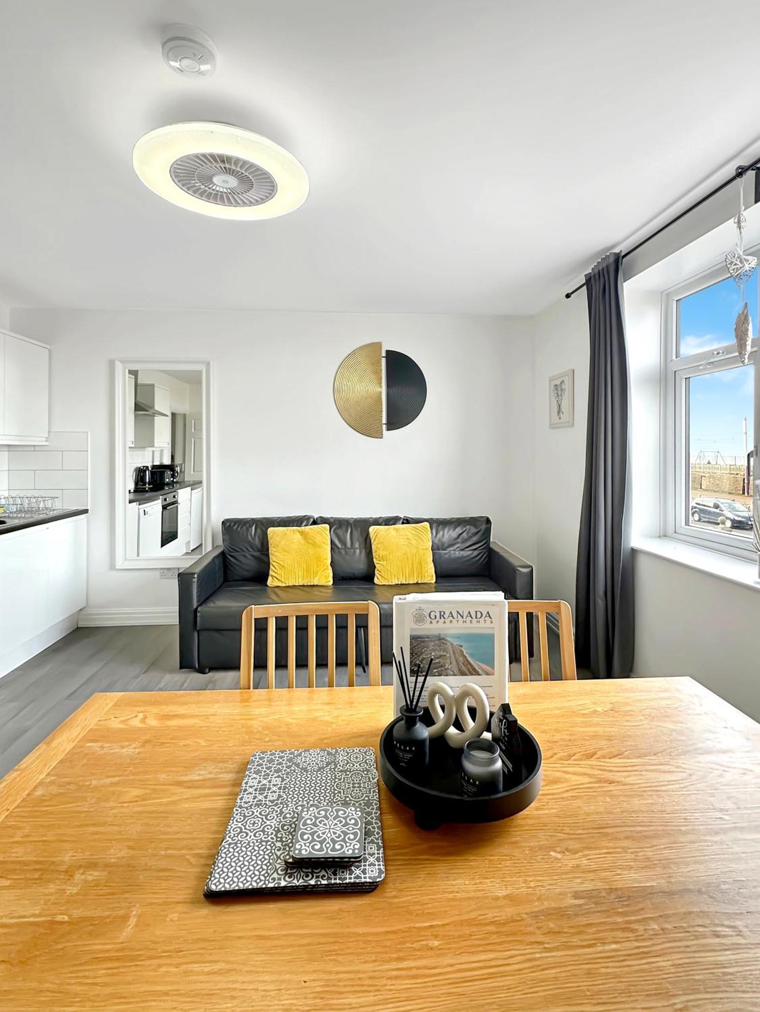 בלקפול Granada Apartments Queen'S Promenade מראה חיצוני תמונה
