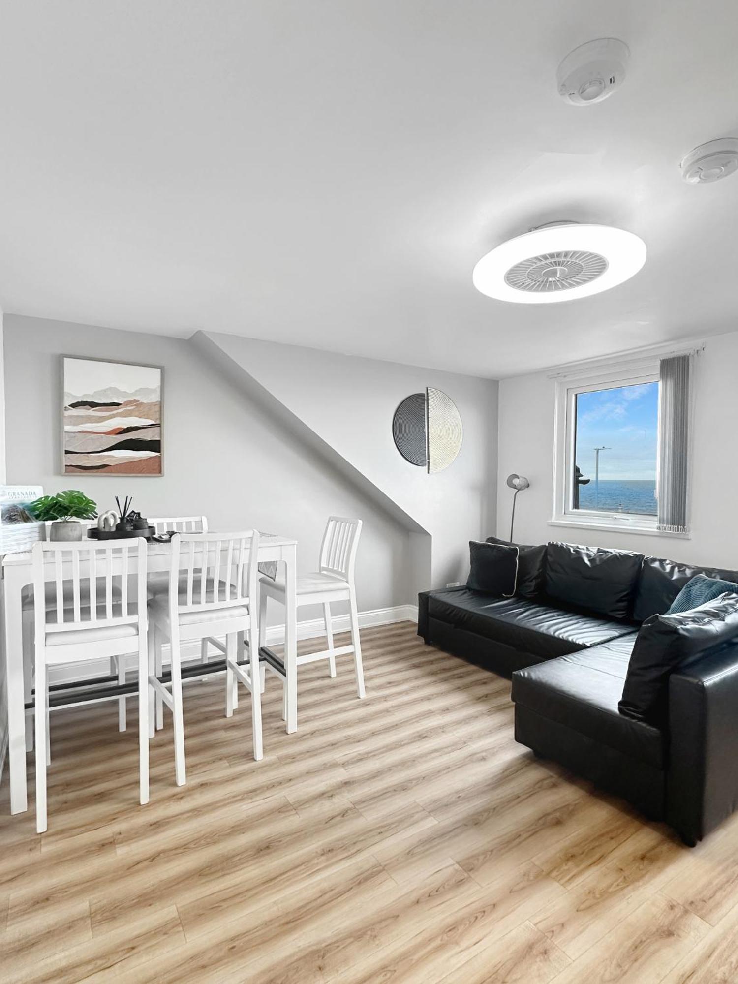 בלקפול Granada Apartments Queen'S Promenade מראה חיצוני תמונה