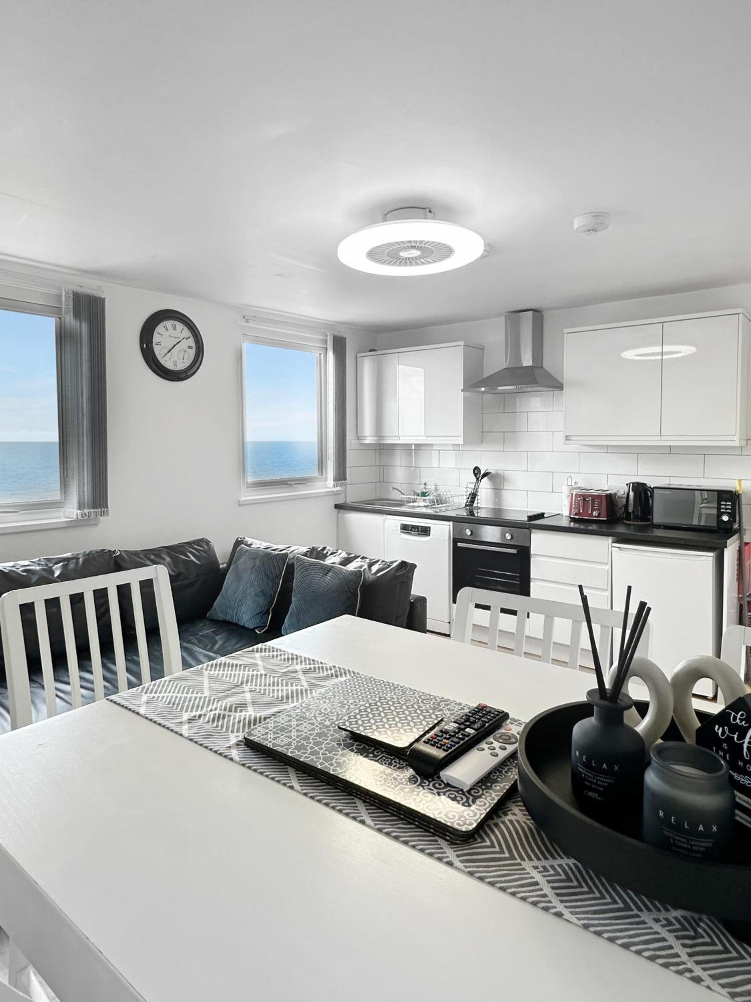 בלקפול Granada Apartments Queen'S Promenade מראה חיצוני תמונה