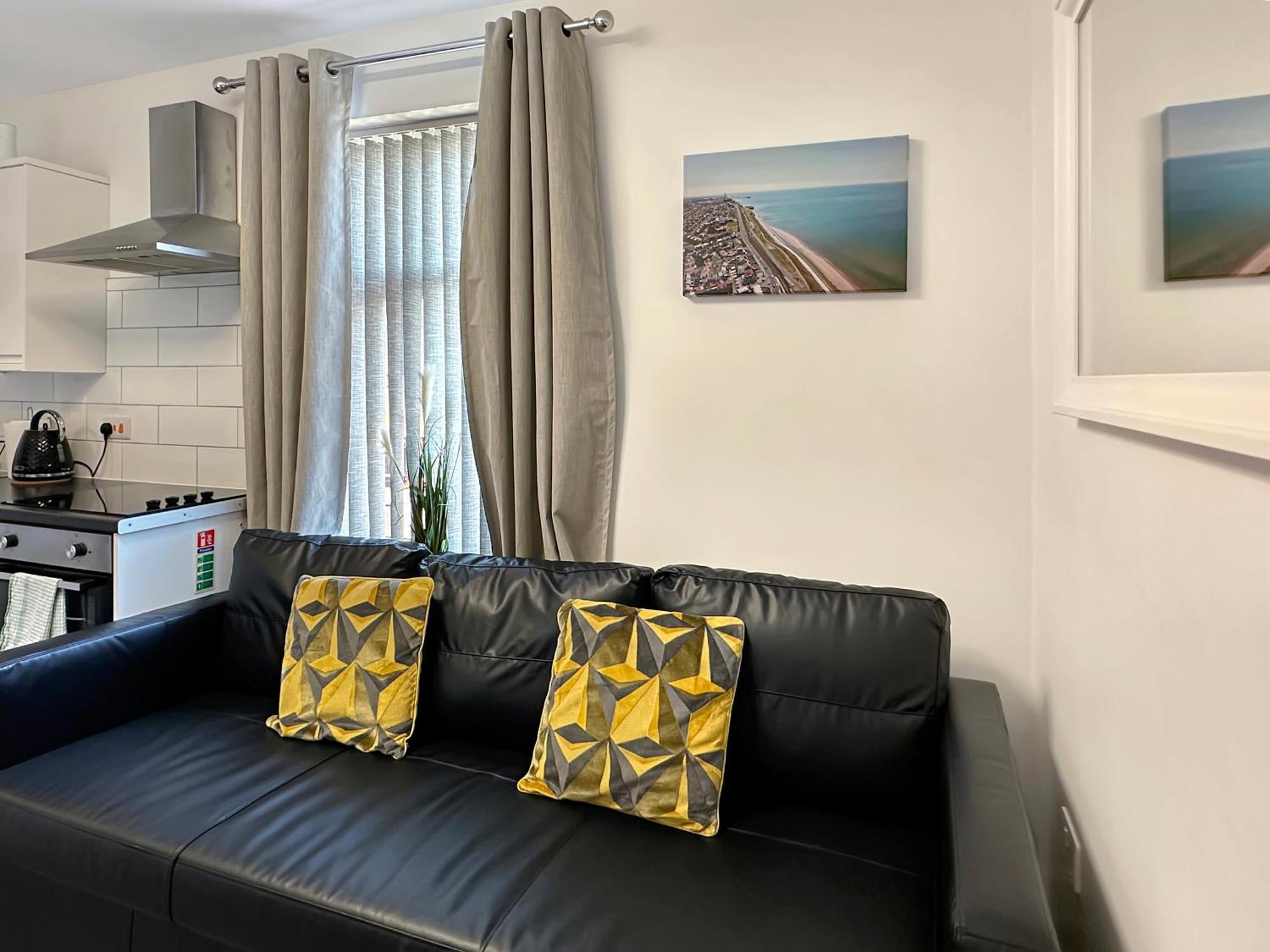 בלקפול Granada Apartments Queen'S Promenade מראה חיצוני תמונה