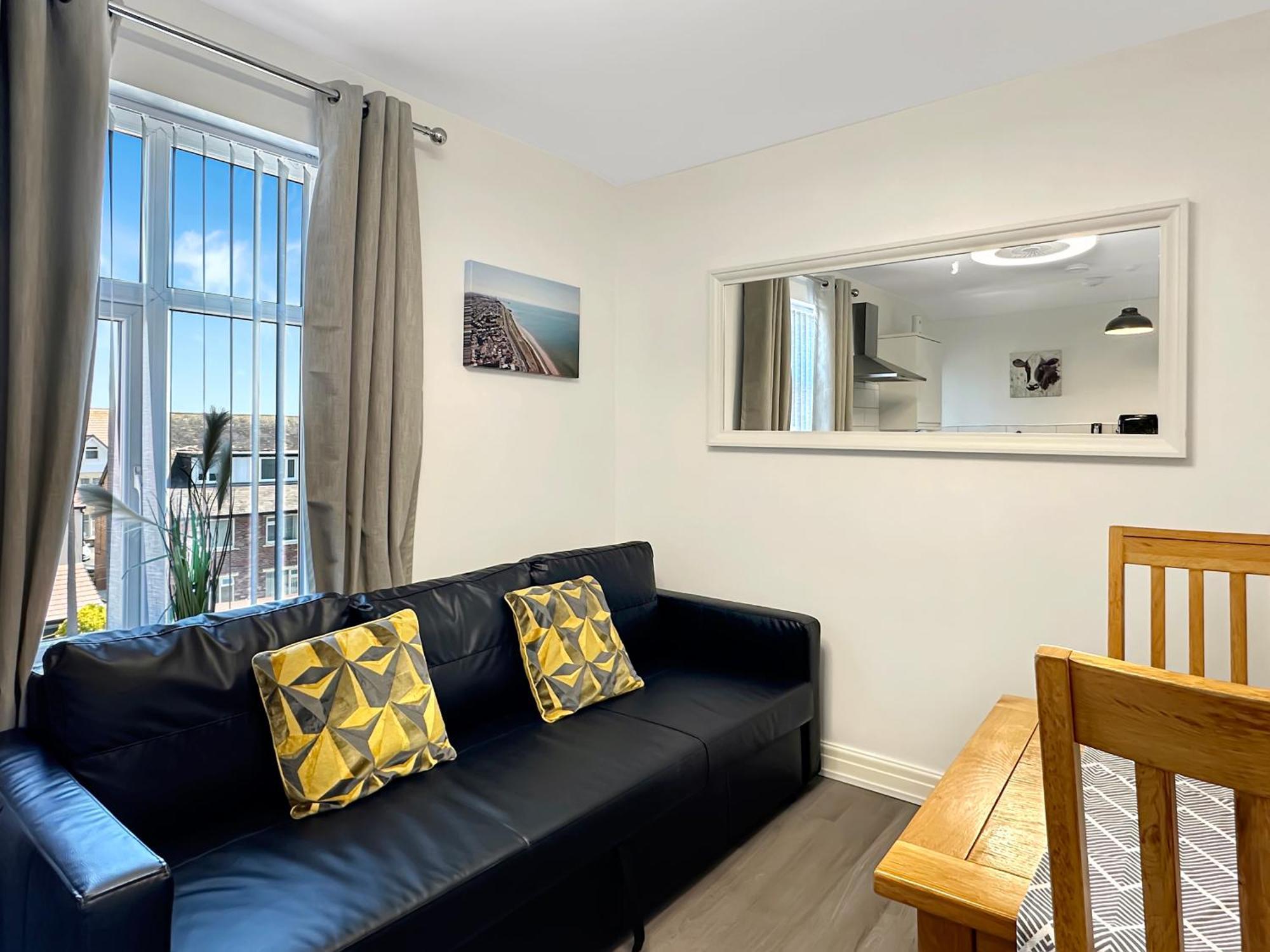 בלקפול Granada Apartments Queen'S Promenade מראה חיצוני תמונה
